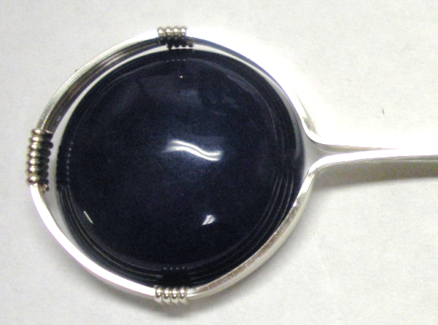 Judy Larson's Sweetheart Pendant - , Classic Wire Jewelry, Wire Wrapping, Wrapping, Wire Wrapping Jewelry, top wires are pulled close together around the cabochon
